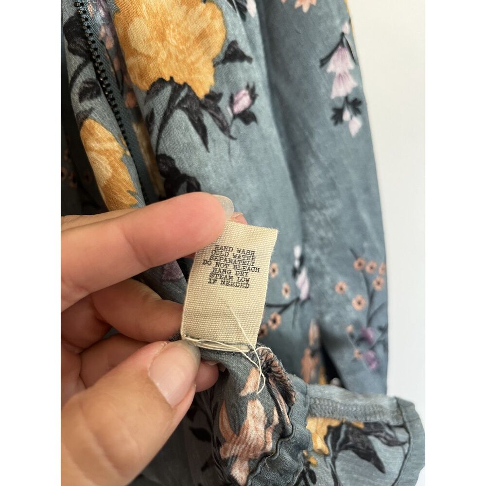 Gimmicks by BKE Floral Bomber Jacket Blue Size L